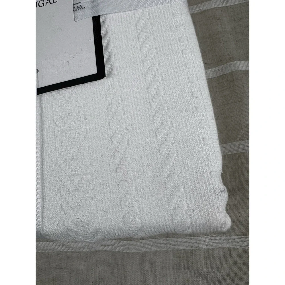 Piu Belle‎ Luxury Portugal White Matelasse Coverlet Textured Chevron Queen